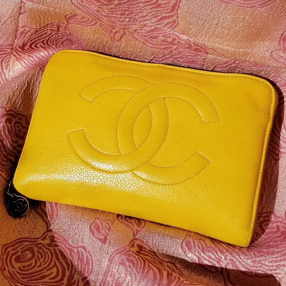 *Sold* CHANEL Timeless CC Zip Around Caviar Clutch